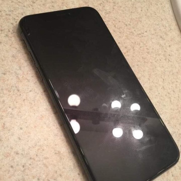 iPhone X - Picture 3 of 4